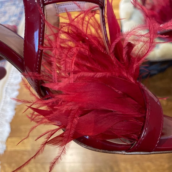 Halston Heritage blood red patent leather sandals (size 8) - Picture 5 of 7